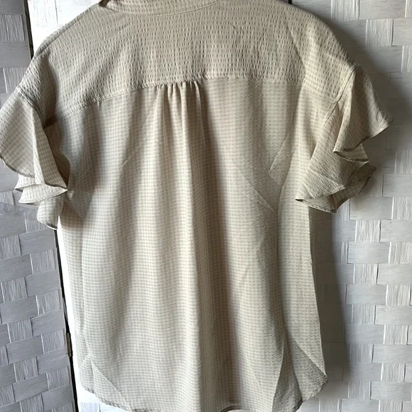 Max Studio grid flutter sleeve blouse - Picture 7 of 8